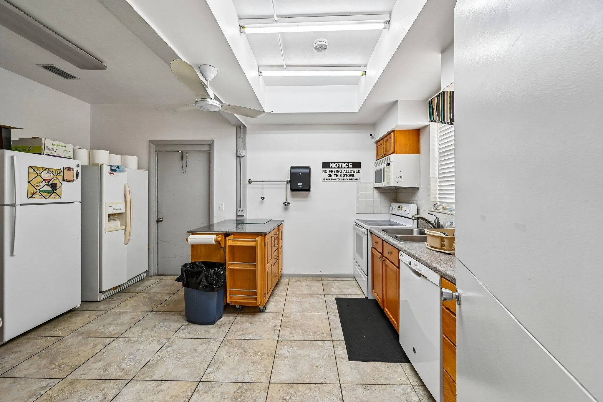 44-web-or-mls-NE 17th Ave 202-1707-904
