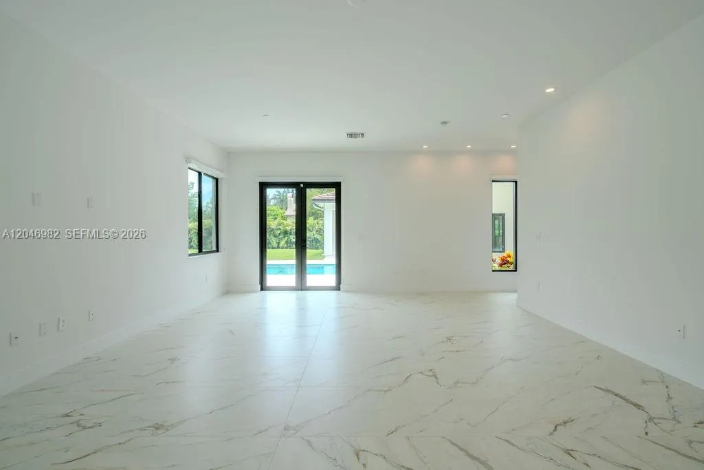 Property photo 63