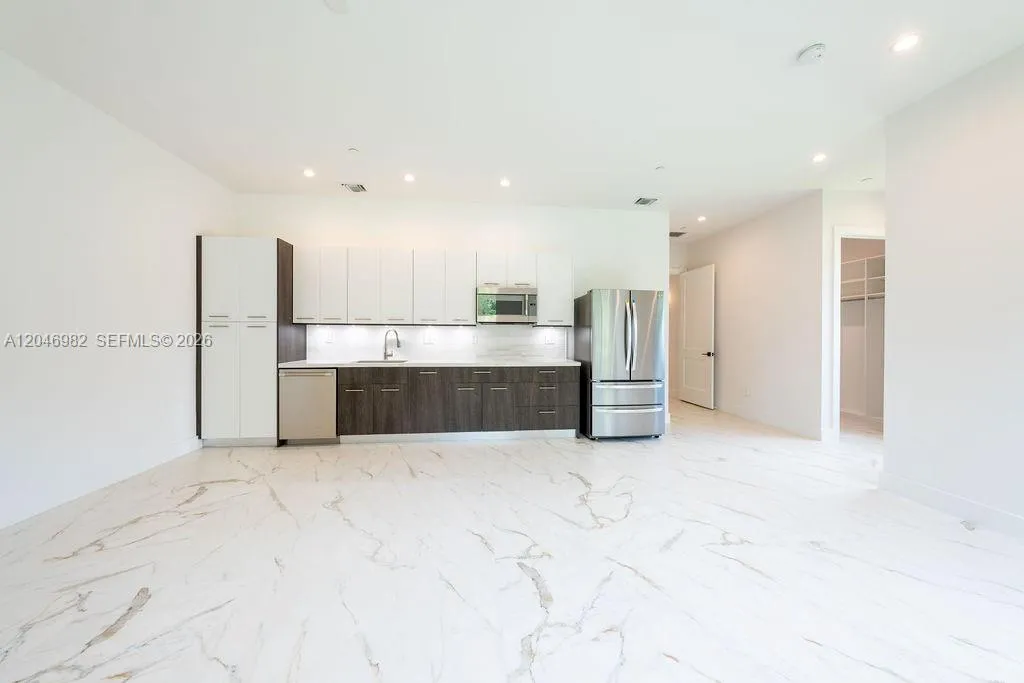 Property photo 136