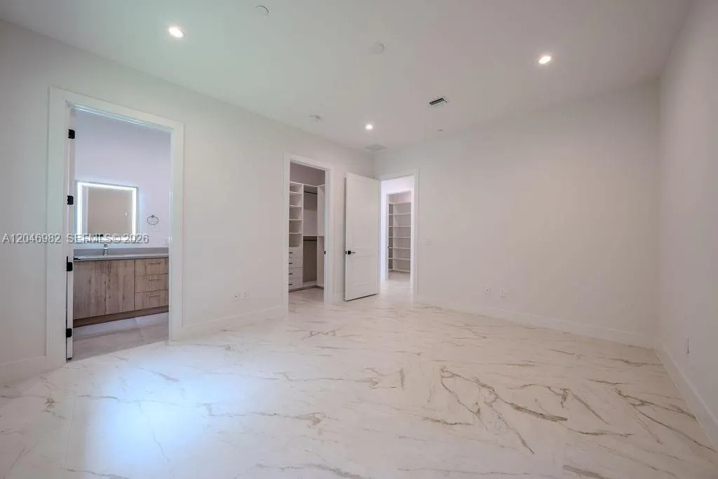 Property photo 130