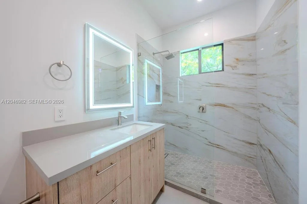 Property photo 116