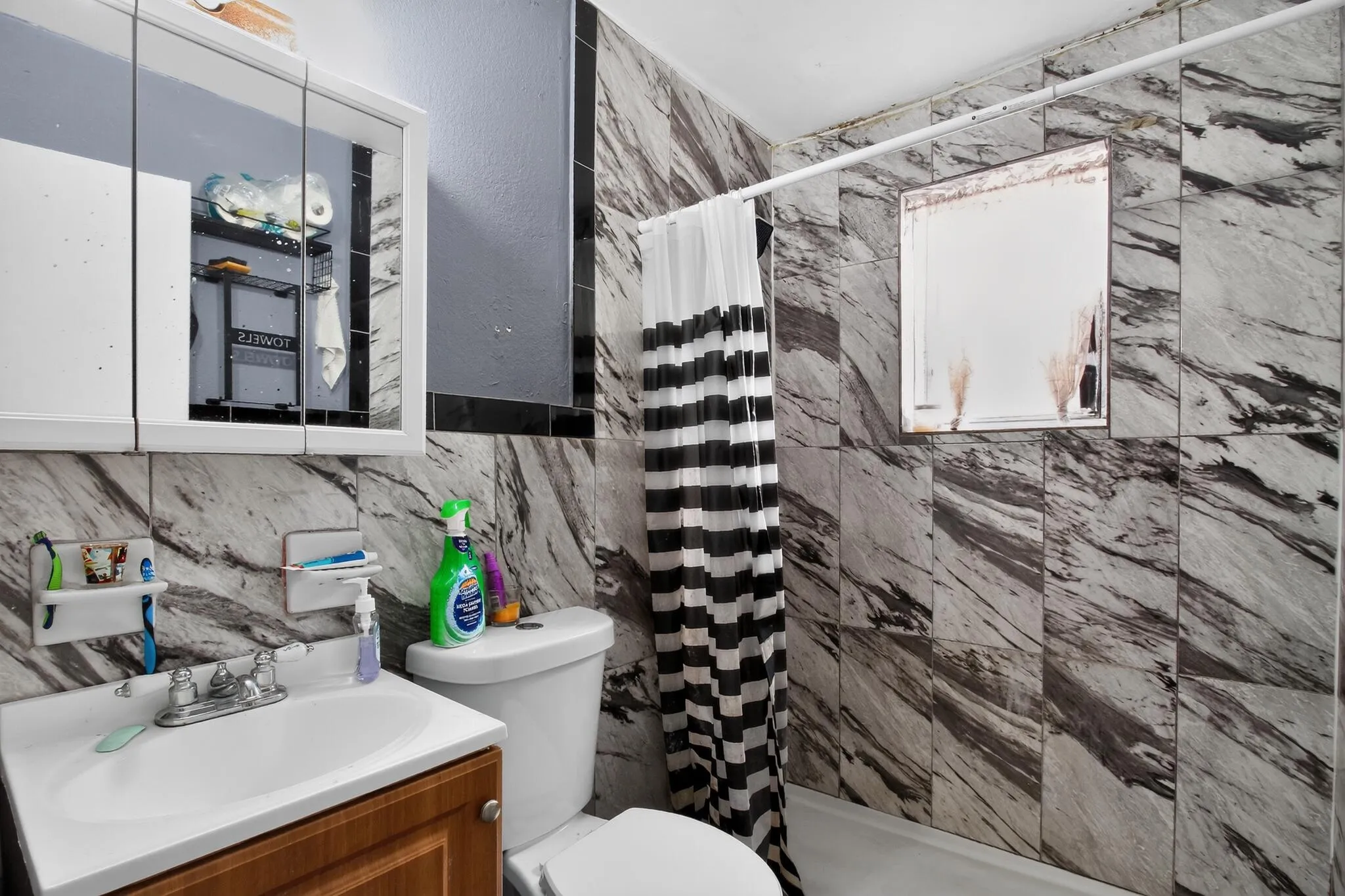 30_608_NW_15th_Ave-Bathroom-1328