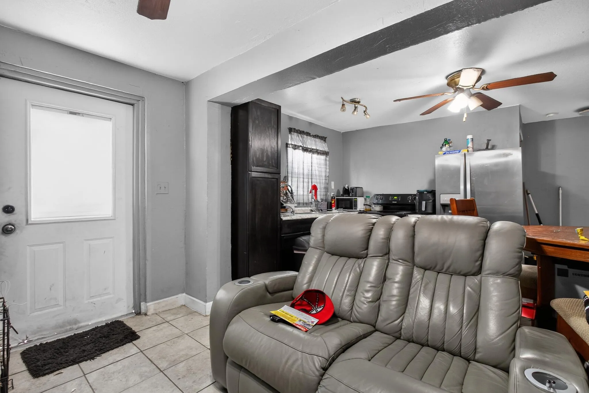 10_608_NW_15th_Ave-Living_room-1308