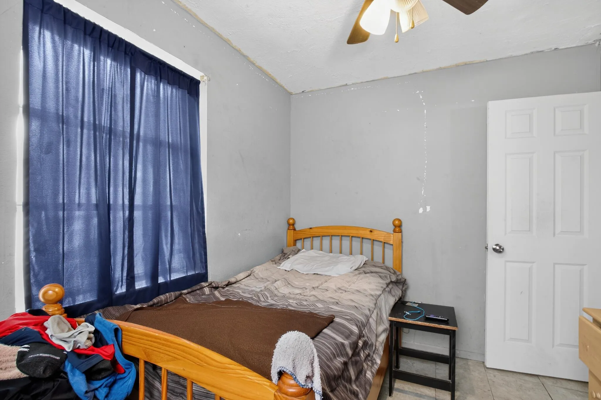 21_608_NW_15th_Ave-Bedroom-1326