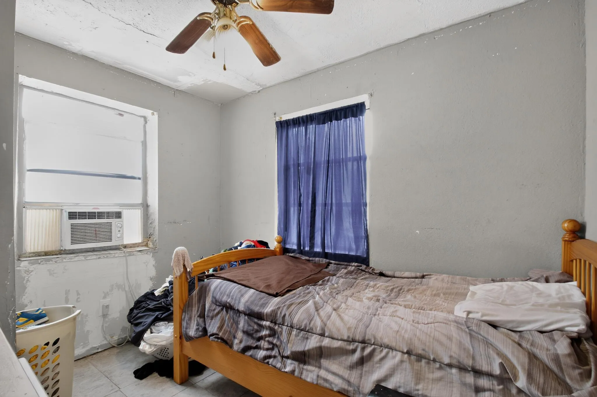 28_608_NW_15th_Ave-Bedroom-1325