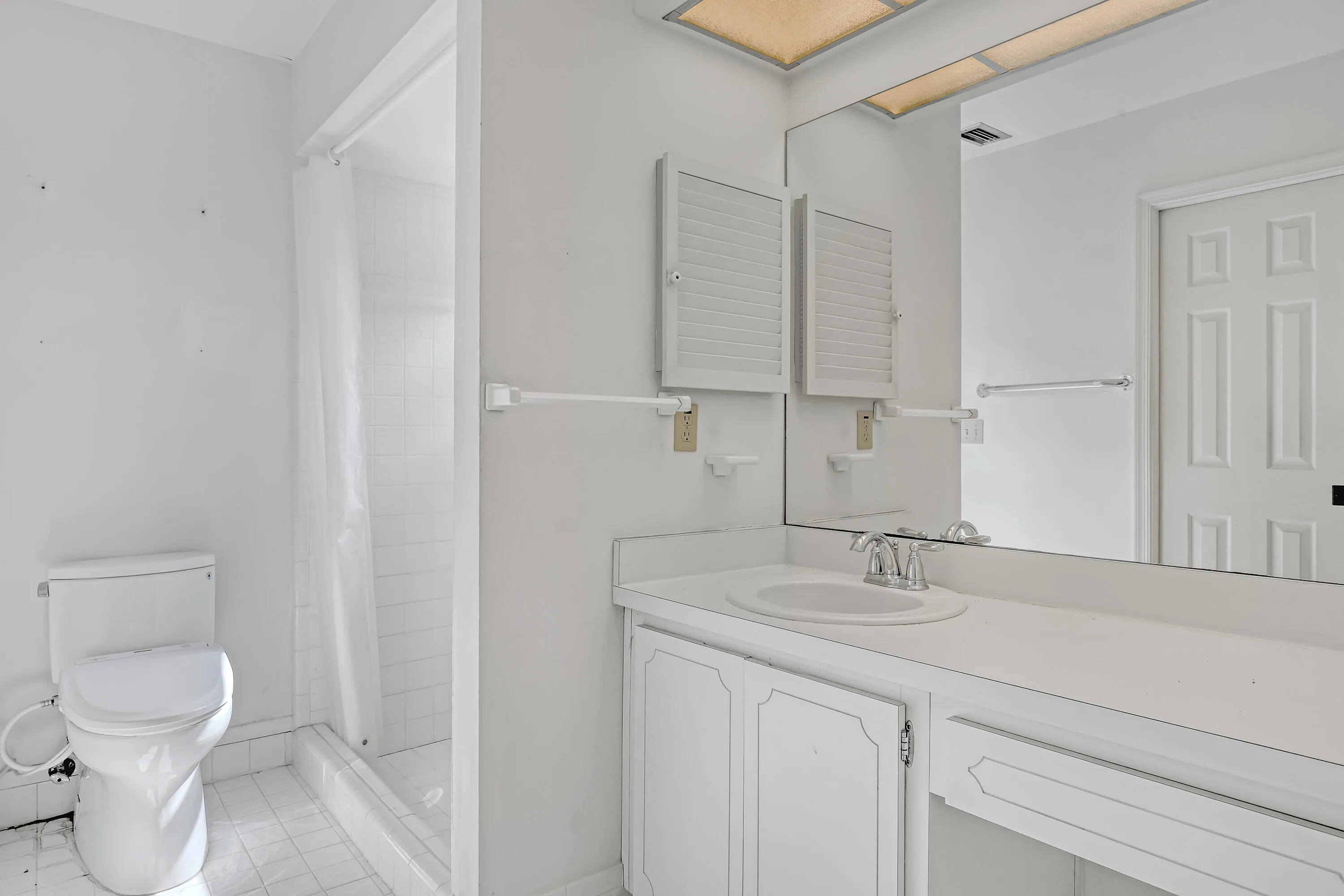 Clean, simple, and easy to step into.