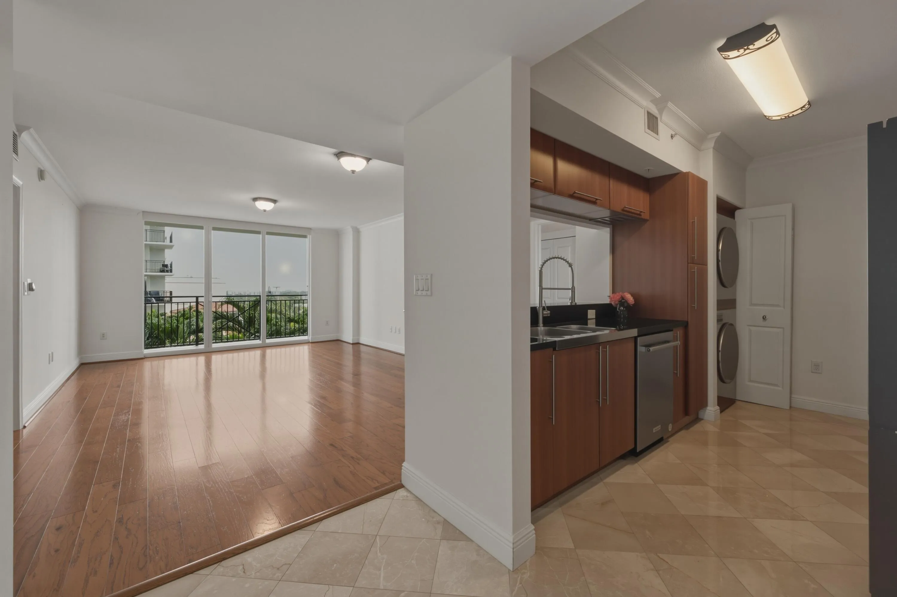 Kitchen & Living Area