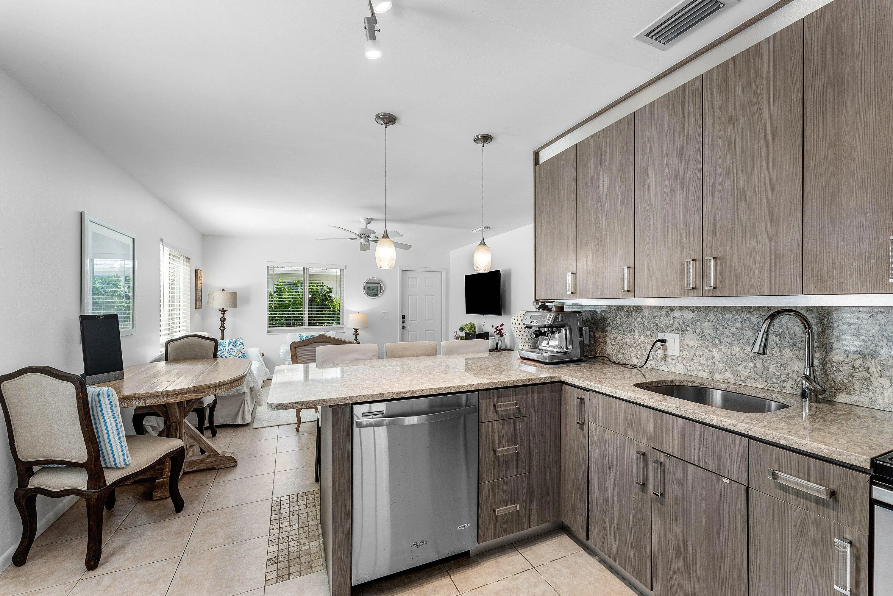 008-342Northeast7thAvenue-DelrayBeach-FL