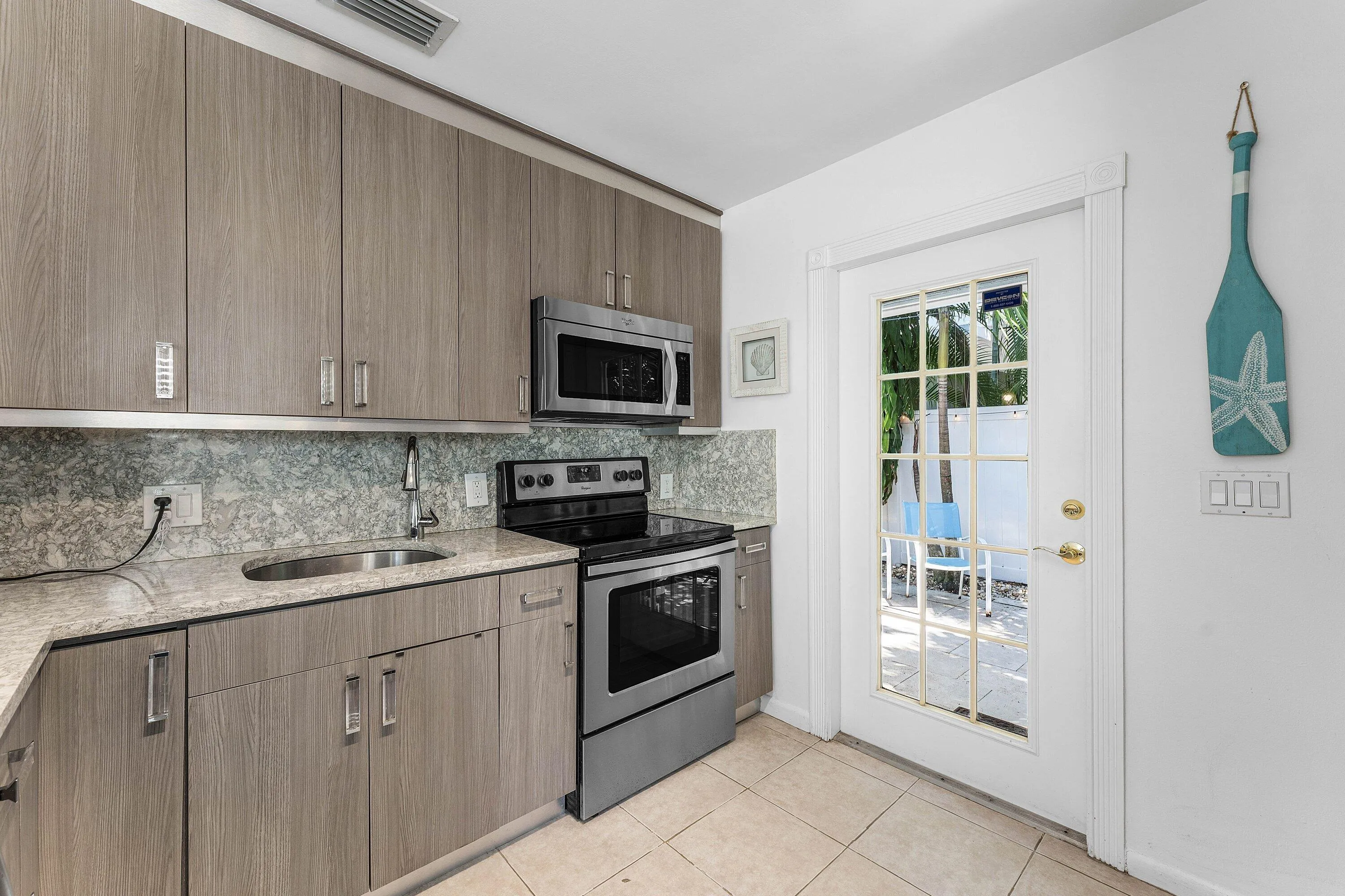 007-342Northeast7thAvenue-DelrayBeach-FL