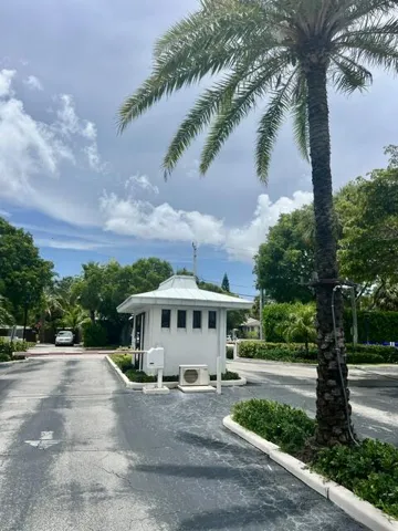 Man Gated