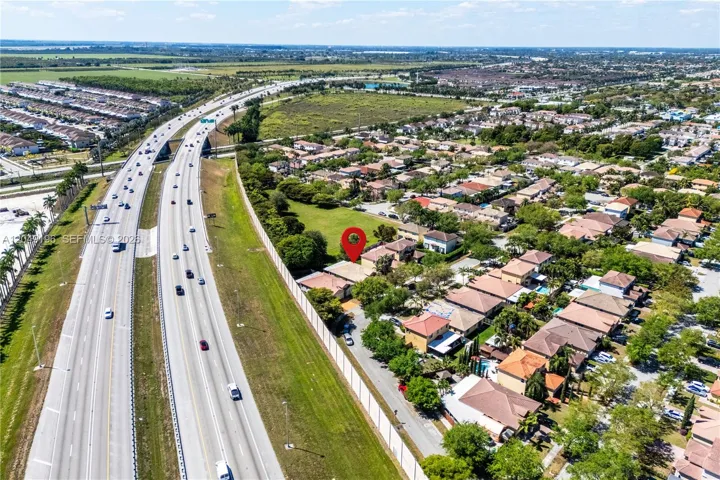Great for commute extremely close to the turnpike.