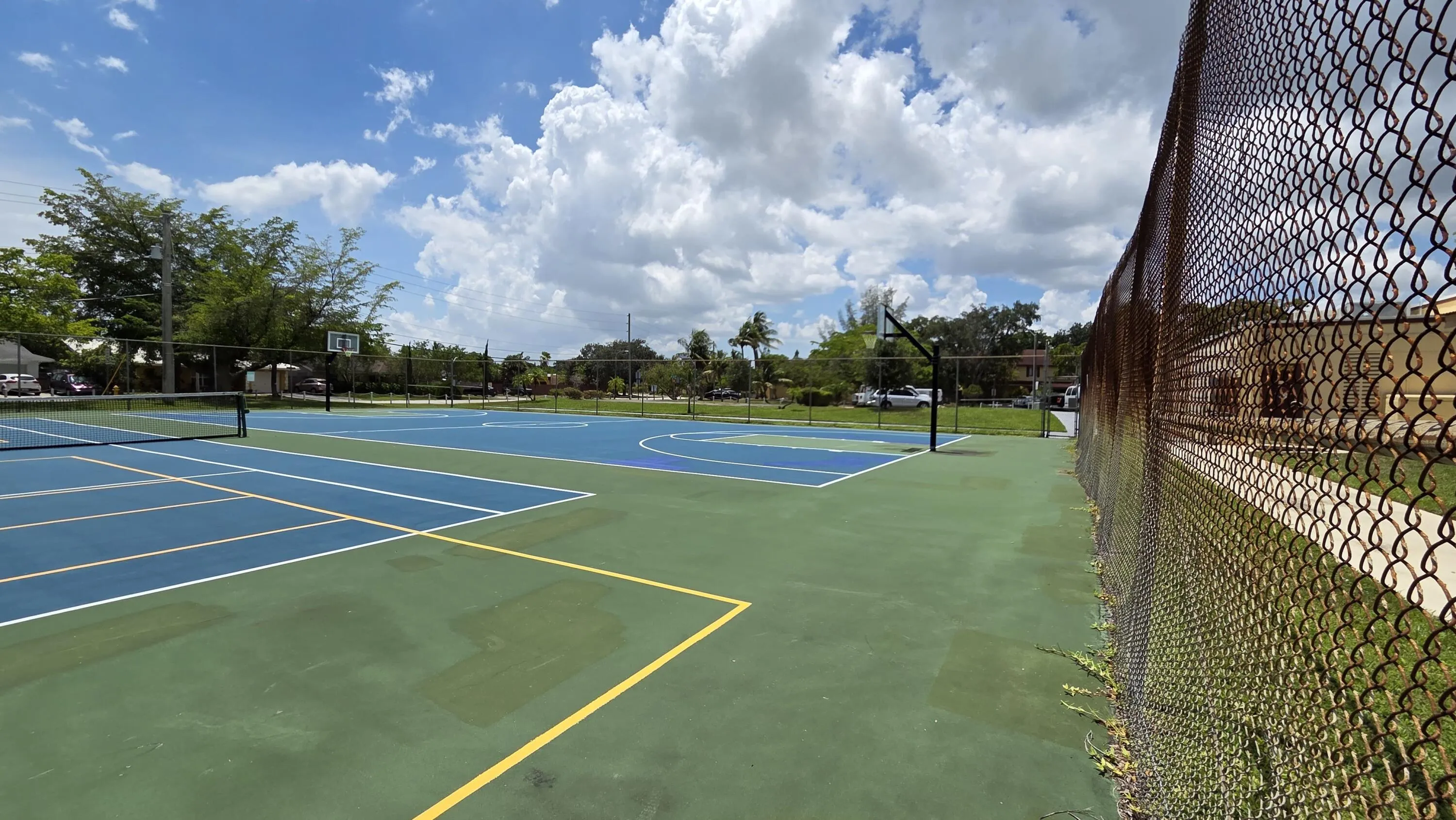 tennis/pickleball court