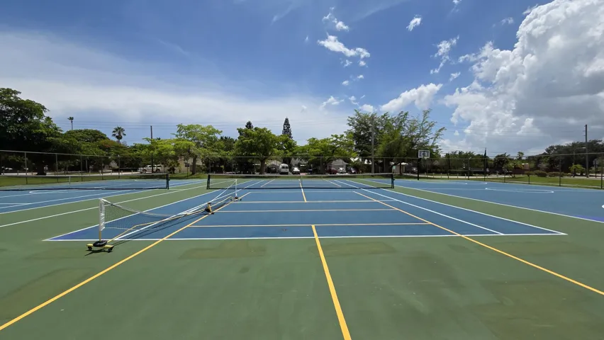 tennis/pickleball court