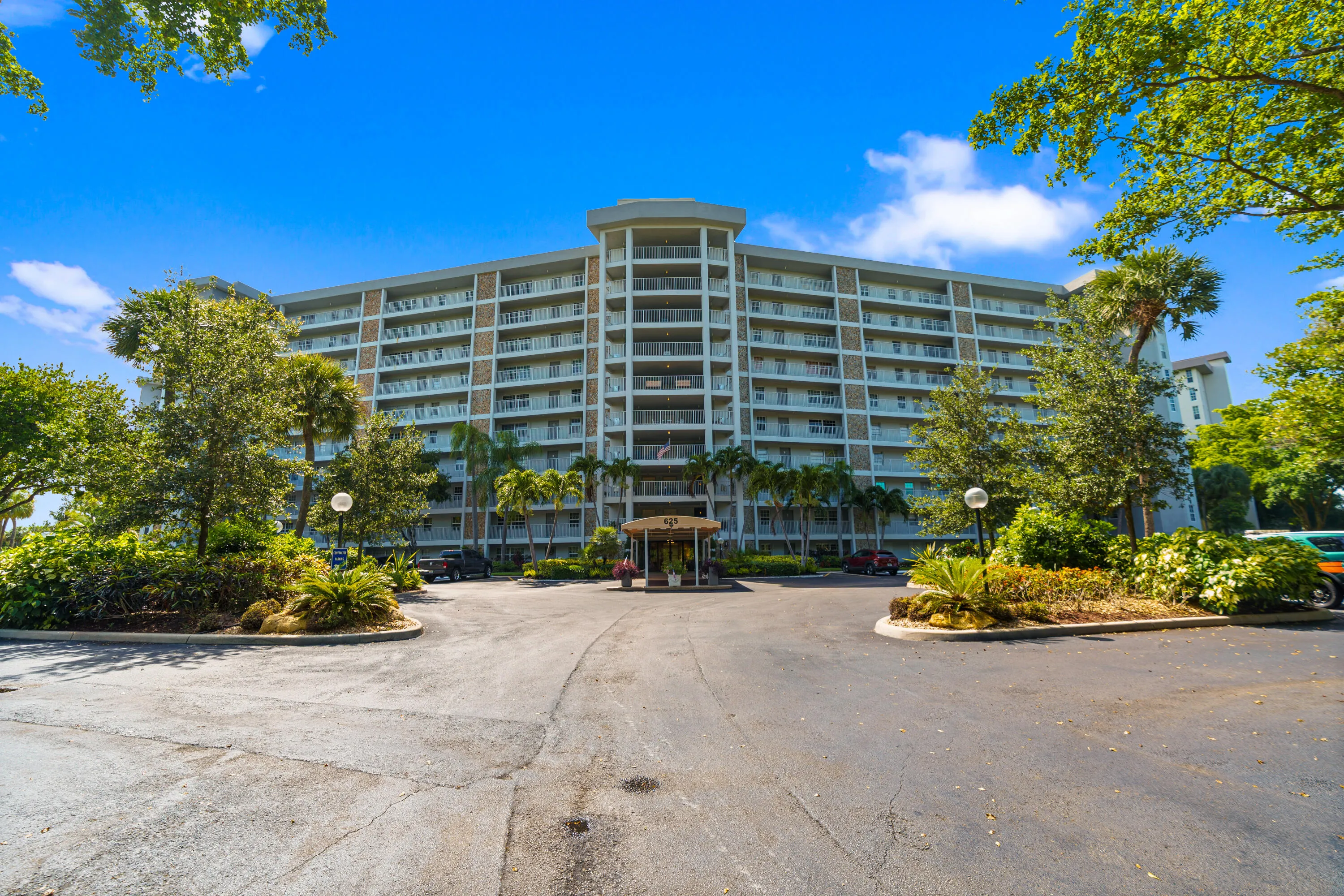 This residence combines spacious living, beautiful golf course views, and a resort-inspired lifestyle in one of Pompano Beach's most established and desirable communities.