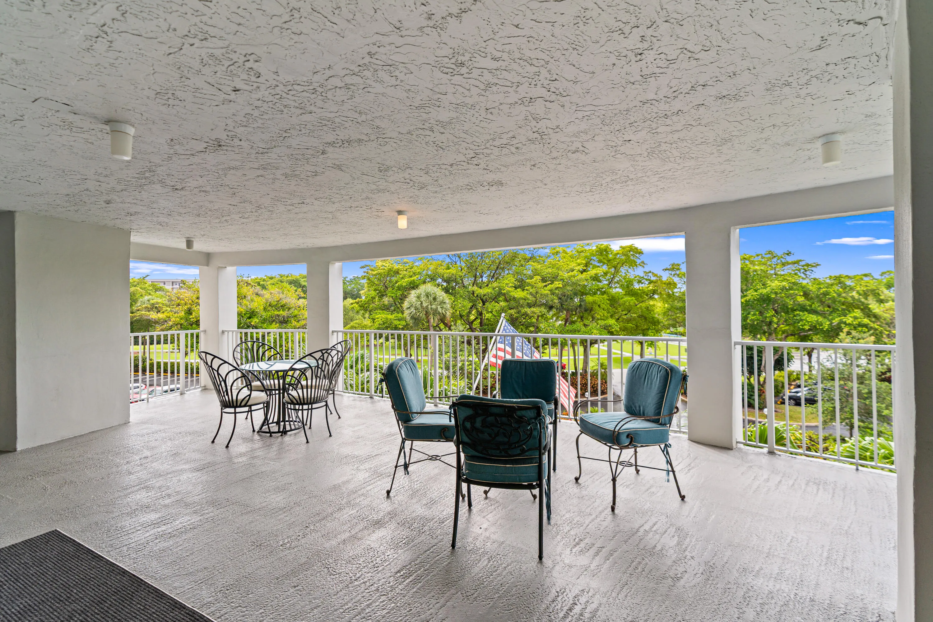4th floor open air lobby