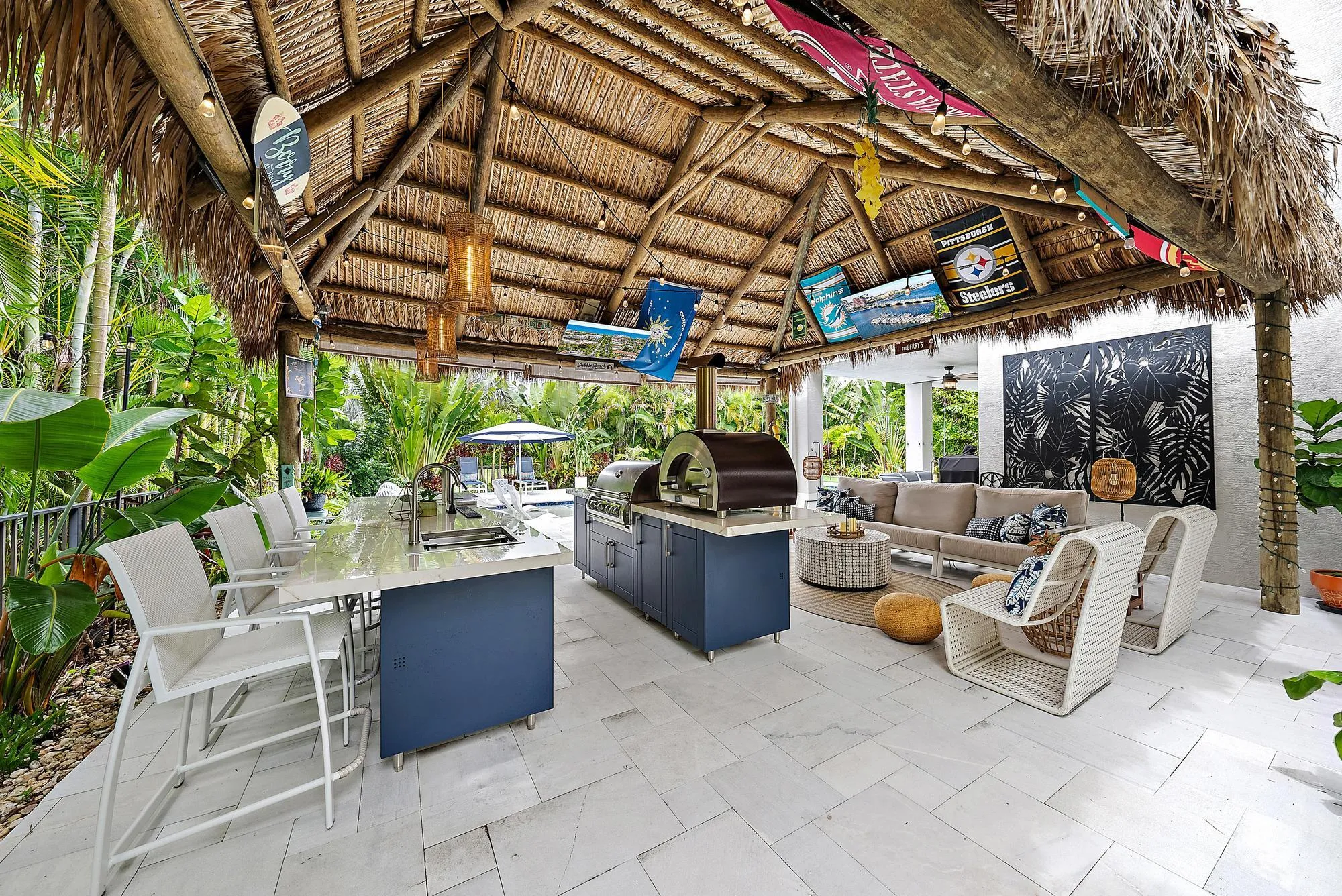 Tiki Hut