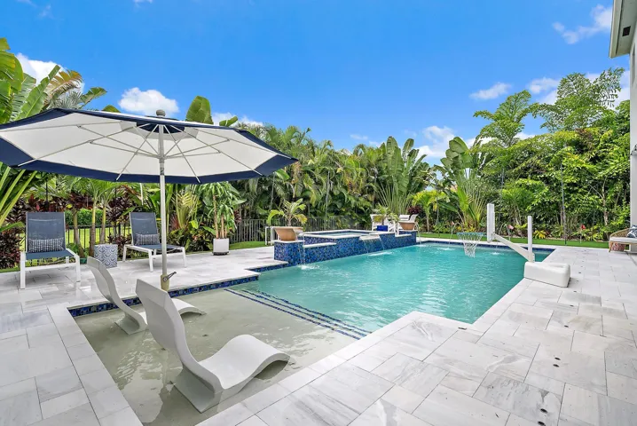Pool & Deck