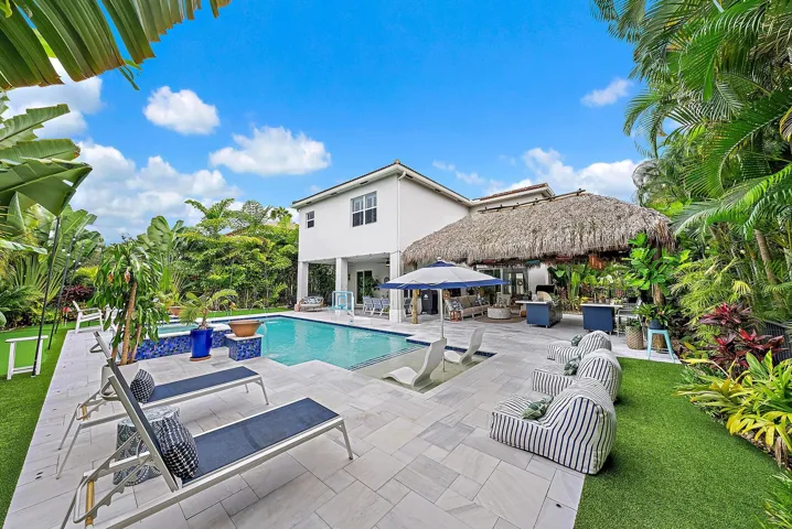 Pool & Deck