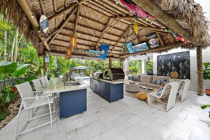 Tiki Hut