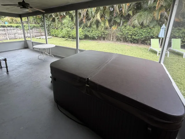 15 - Screened Patio (P43)