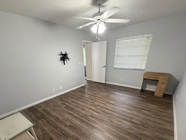 13 - Bedroom (P14)