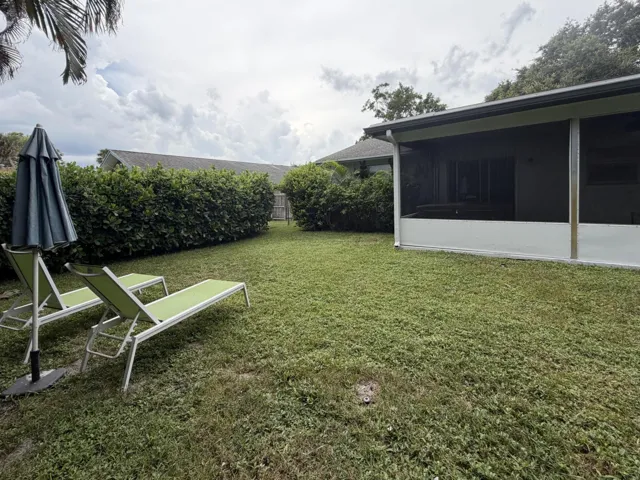 16 - Backyard (P49)