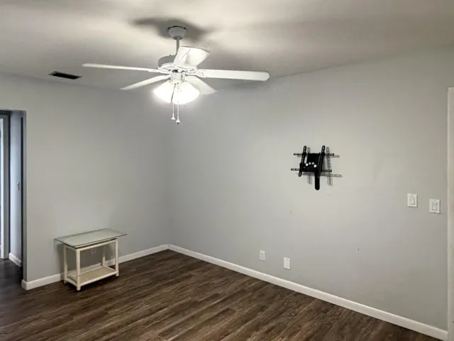 08 - Primary Bedroom (P07)