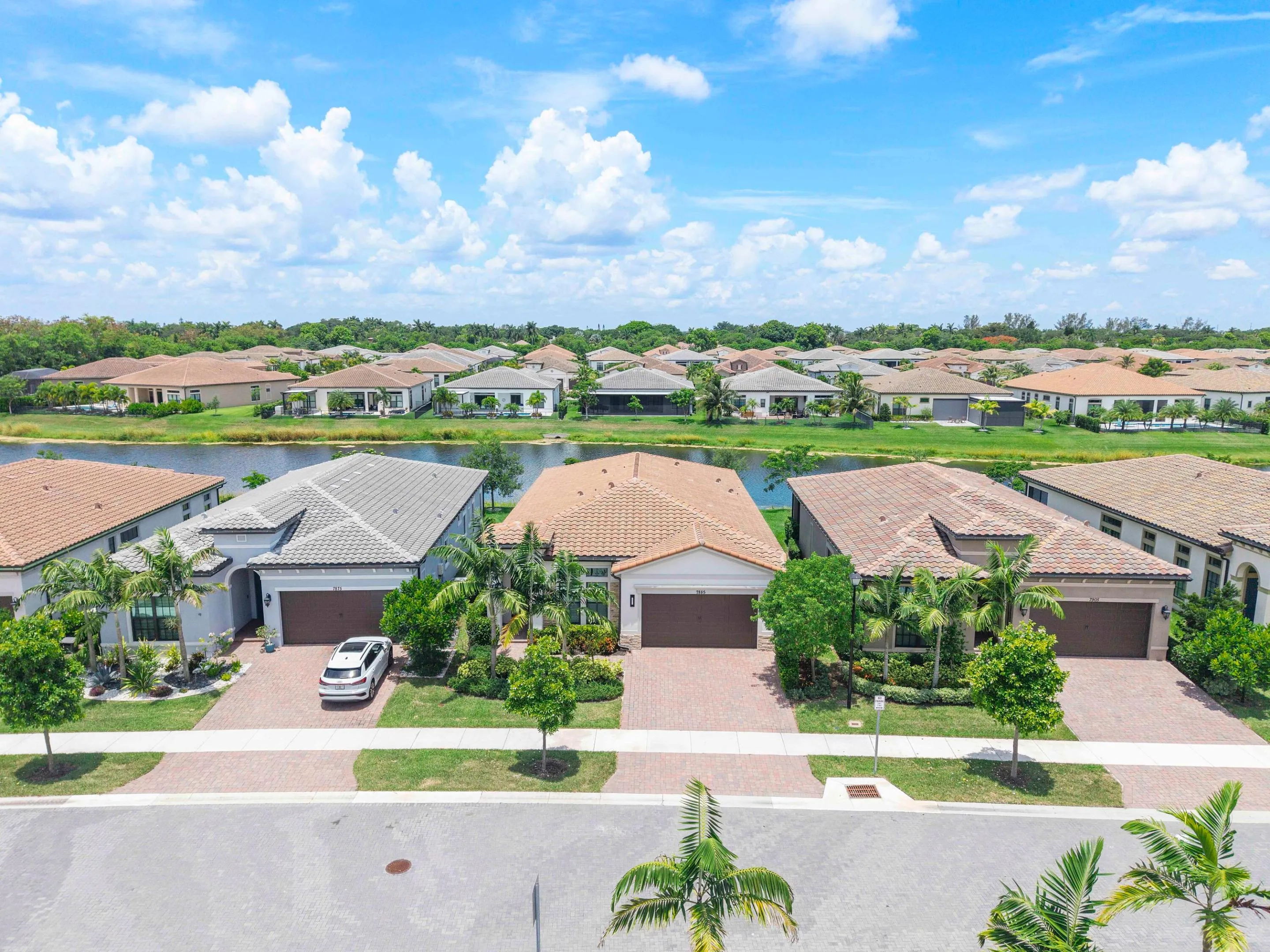 7885 Ironwood Way_003
