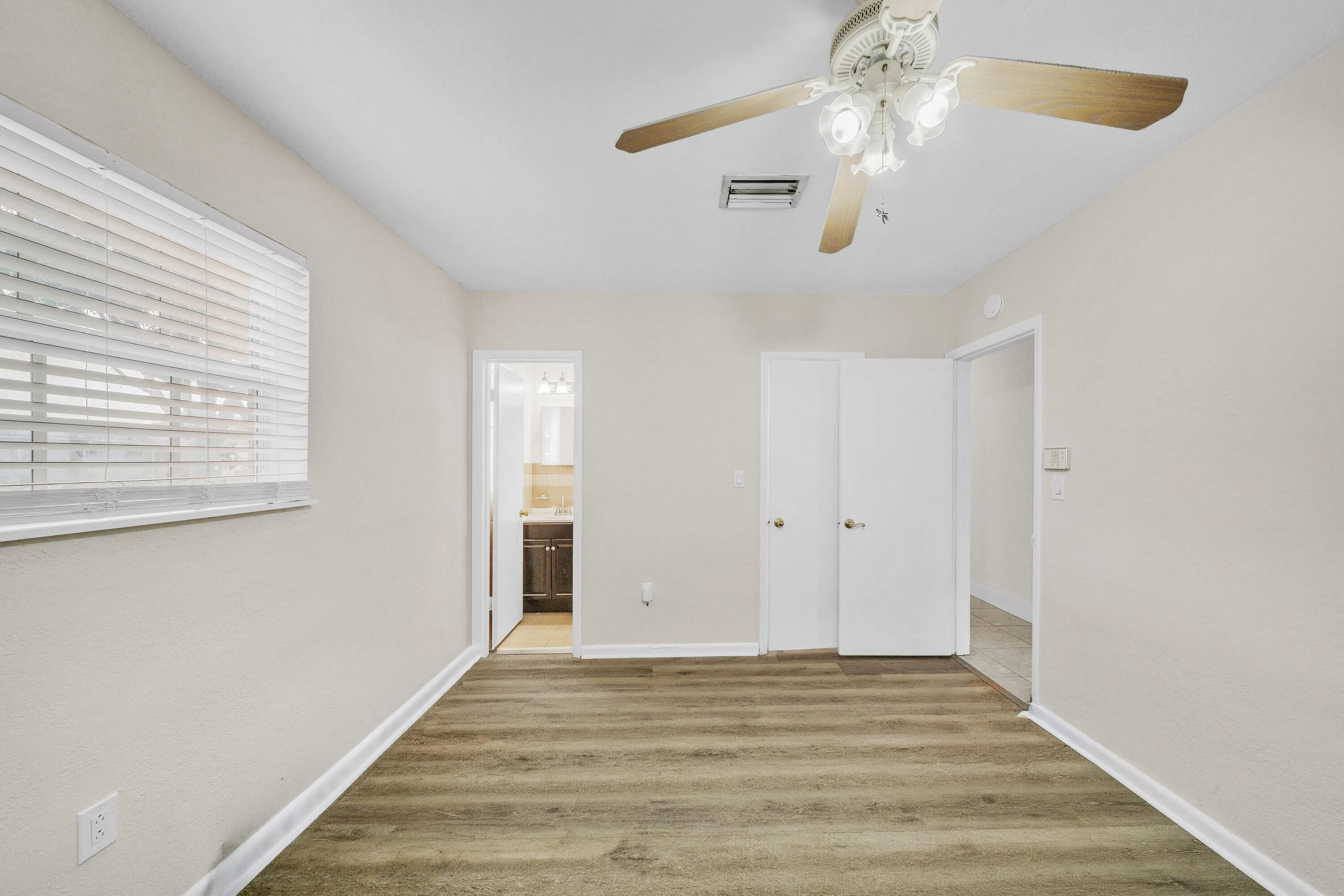 Primary Bedroom with En-Suite WC