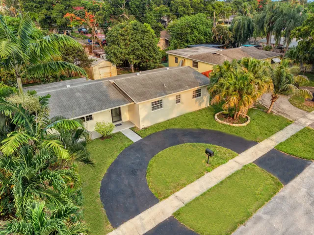 Refinished & Convenient Circular Driveway