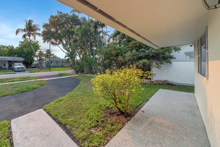Extended Covered Front Entry