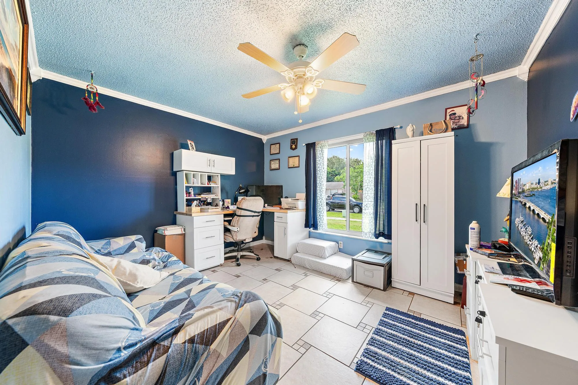1005 Mohawk St-1