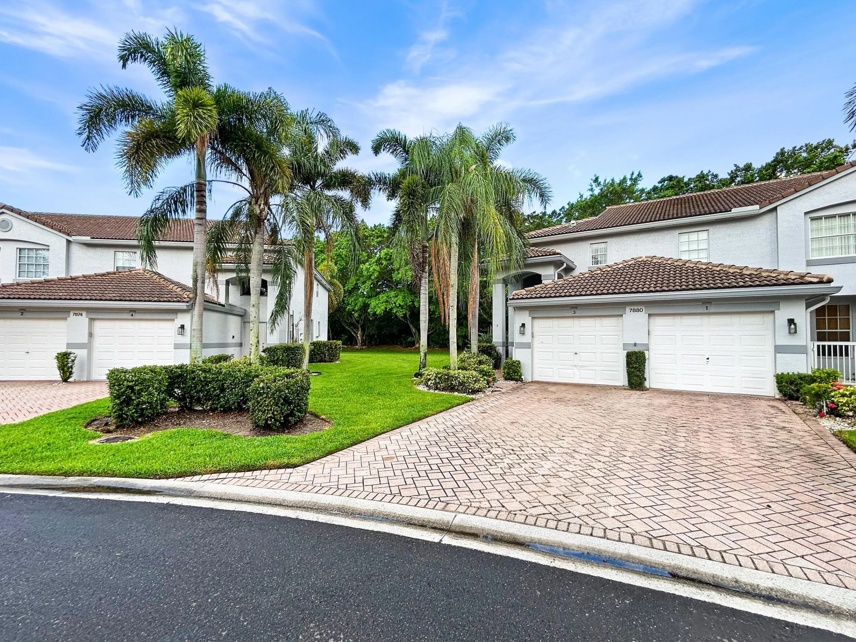 78803-LAINA LN