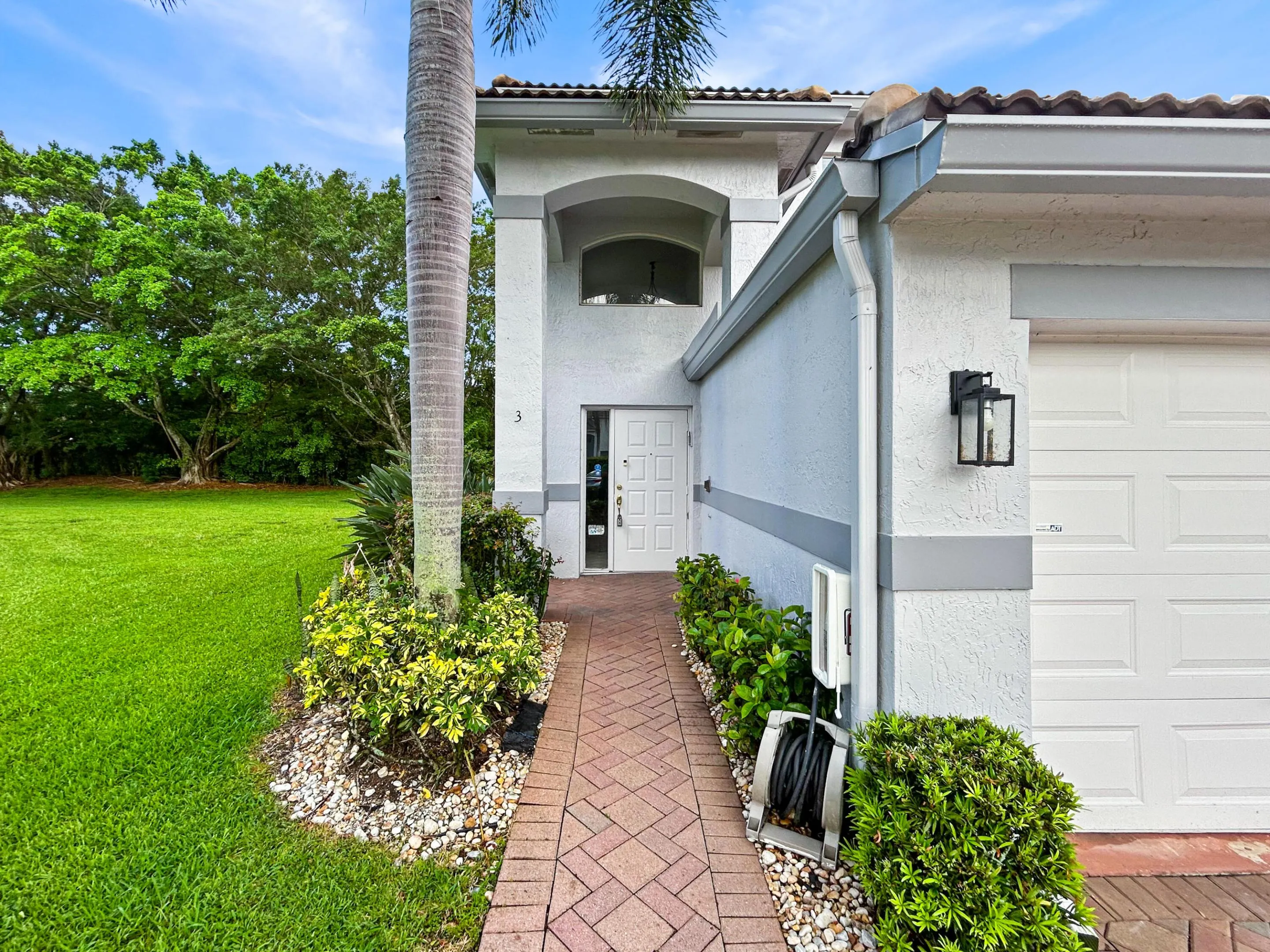 78803-LAINA LN