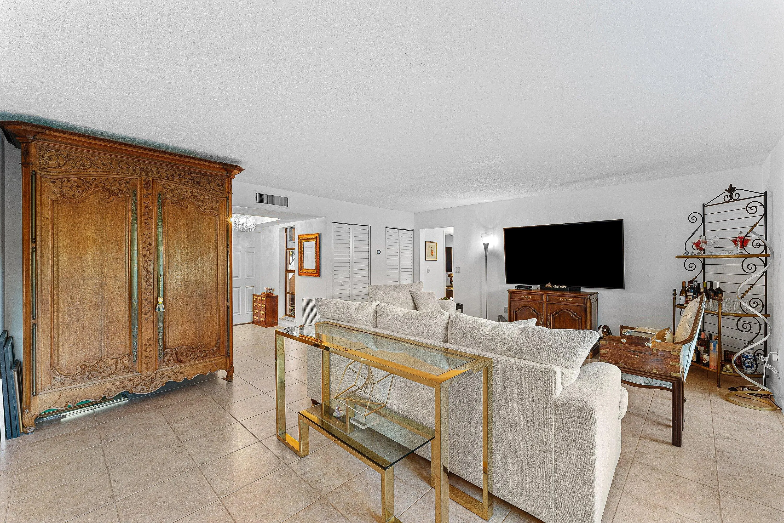 010-6864WillowWoodDrive-BocaRaton-FL-334