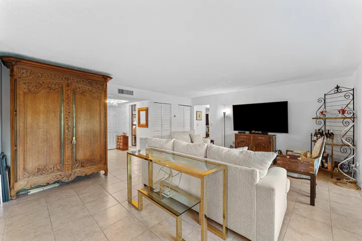 010-6864WillowWoodDrive-BocaRaton-FL-334