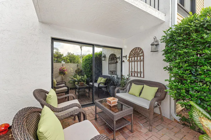 018-6864WillowWoodDrive-BocaRaton-FL-334