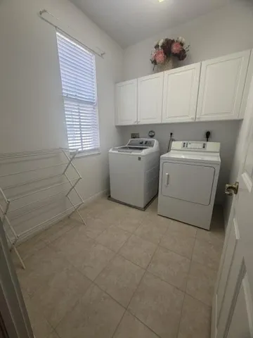 Laundry room 2nd floor