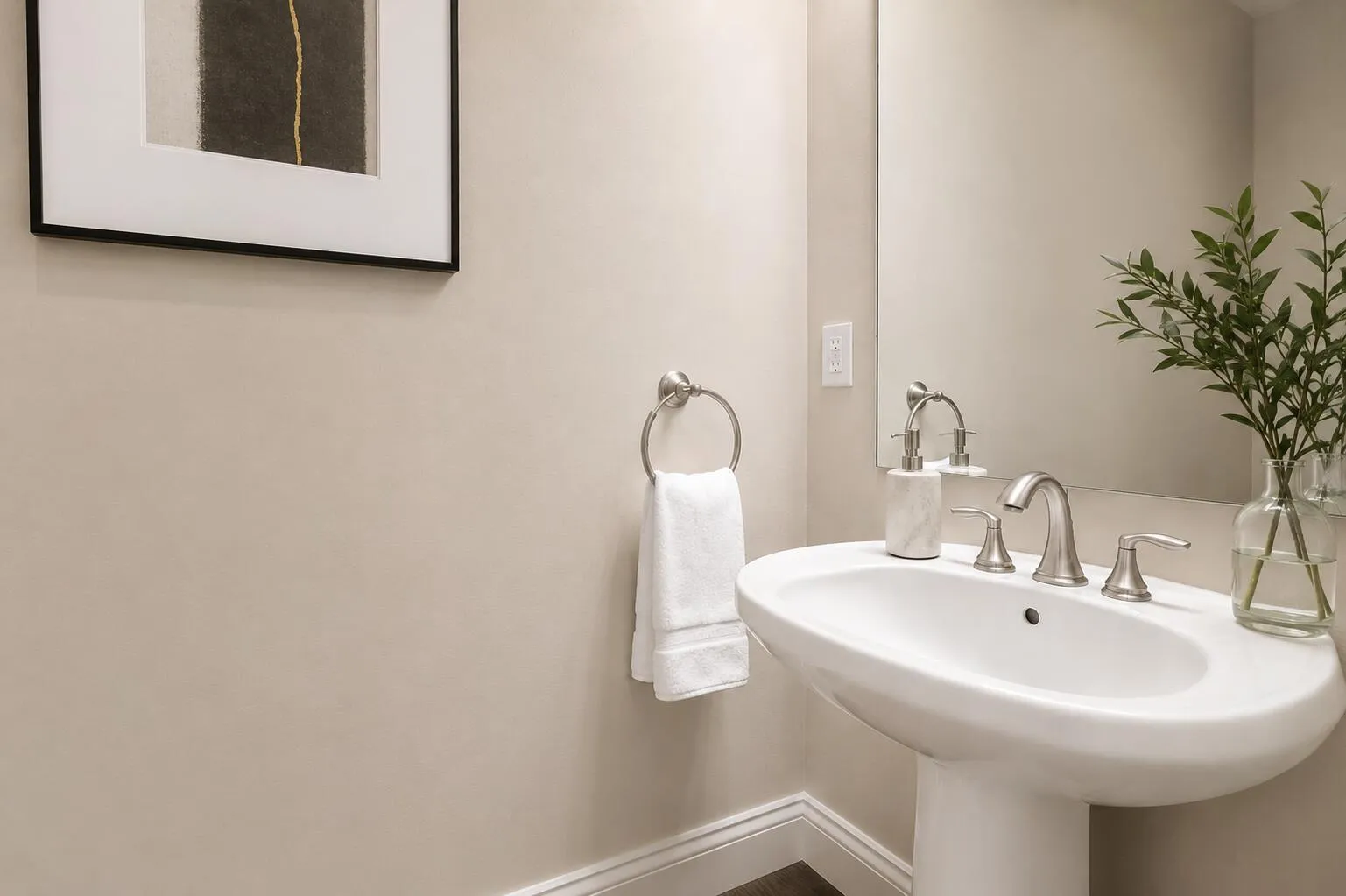 *Virtually Removed Tenants Personal Furniture and Items and virtually staged