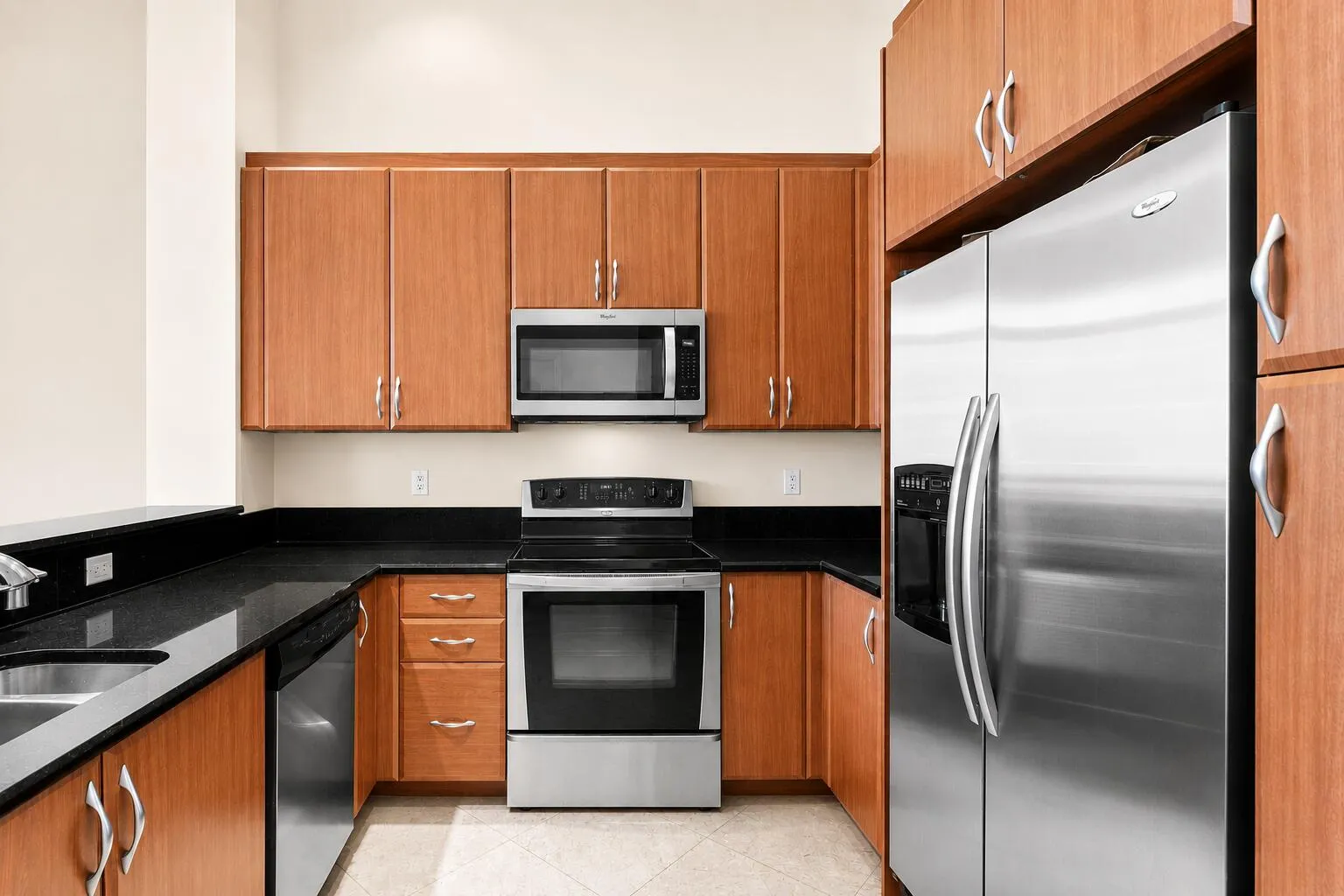 *Virtually Removed Tenants Personal Furniture and Items and virtually staged