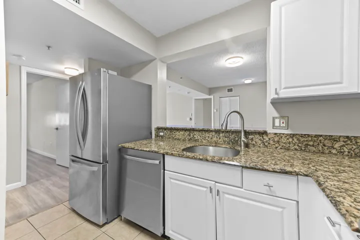12 Kitchen 02