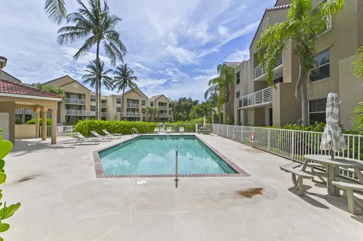 02 Swimming Pool 01