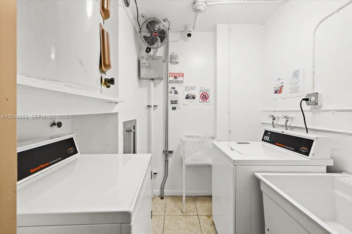 common laundry is on the same floor