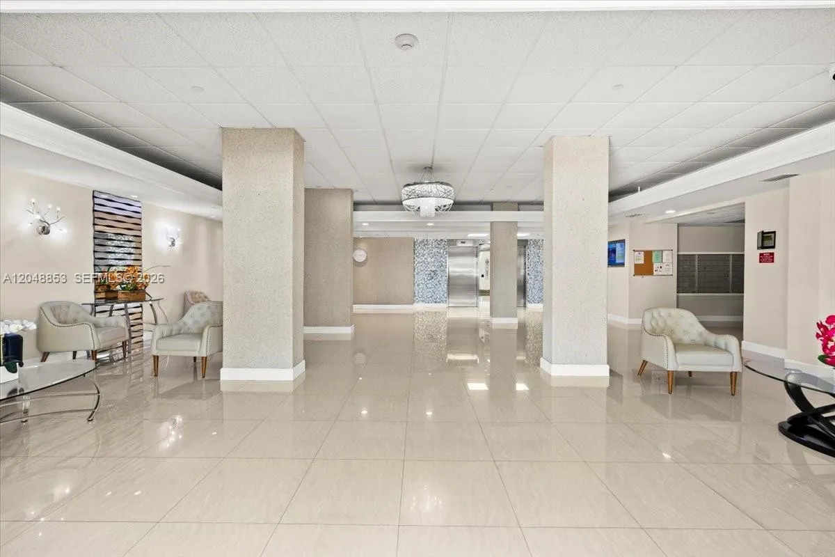 clean front lobby and security at the door 24/7