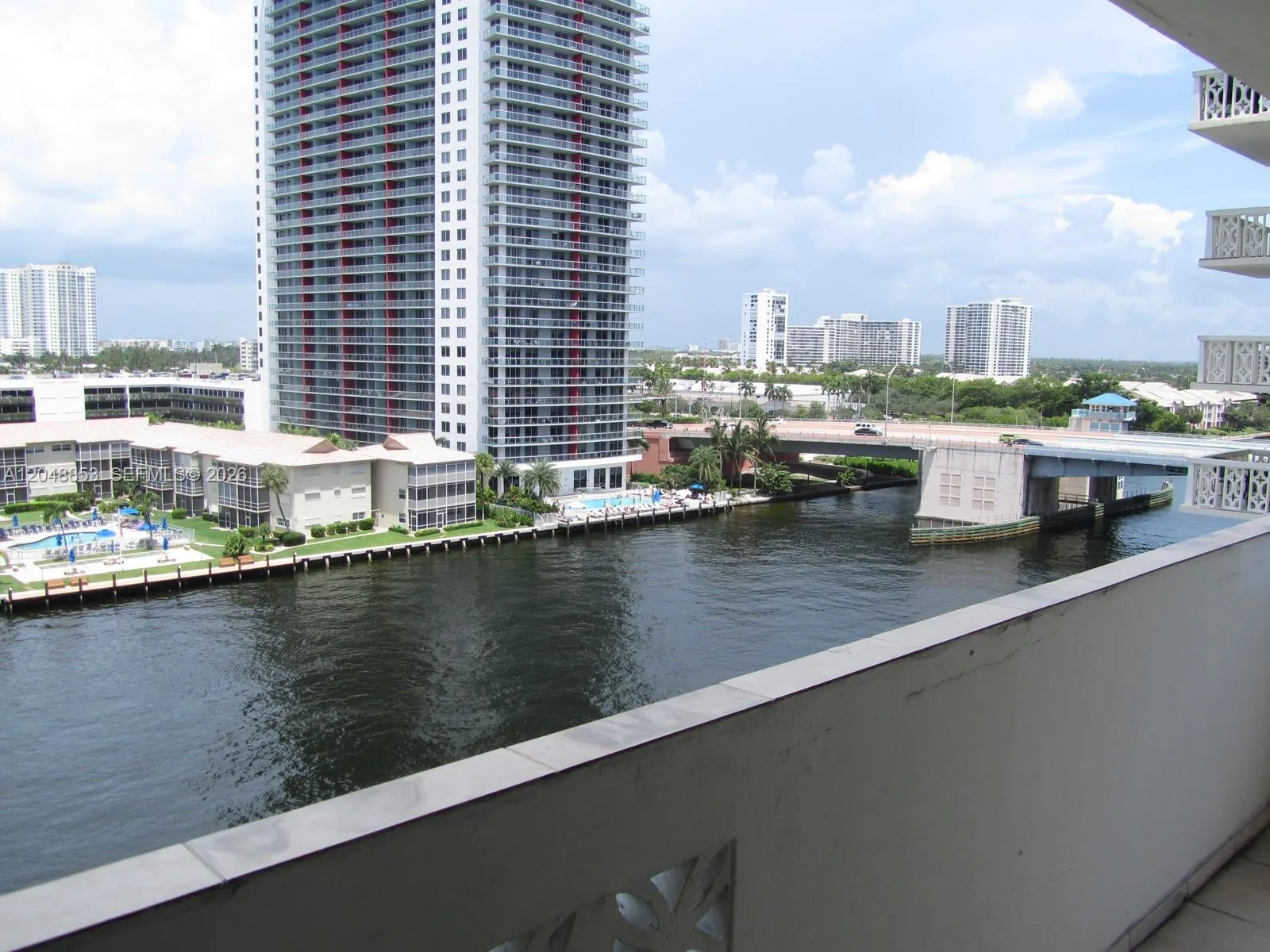 great view of the intracoastal. ocean is right across the street for beachgoers