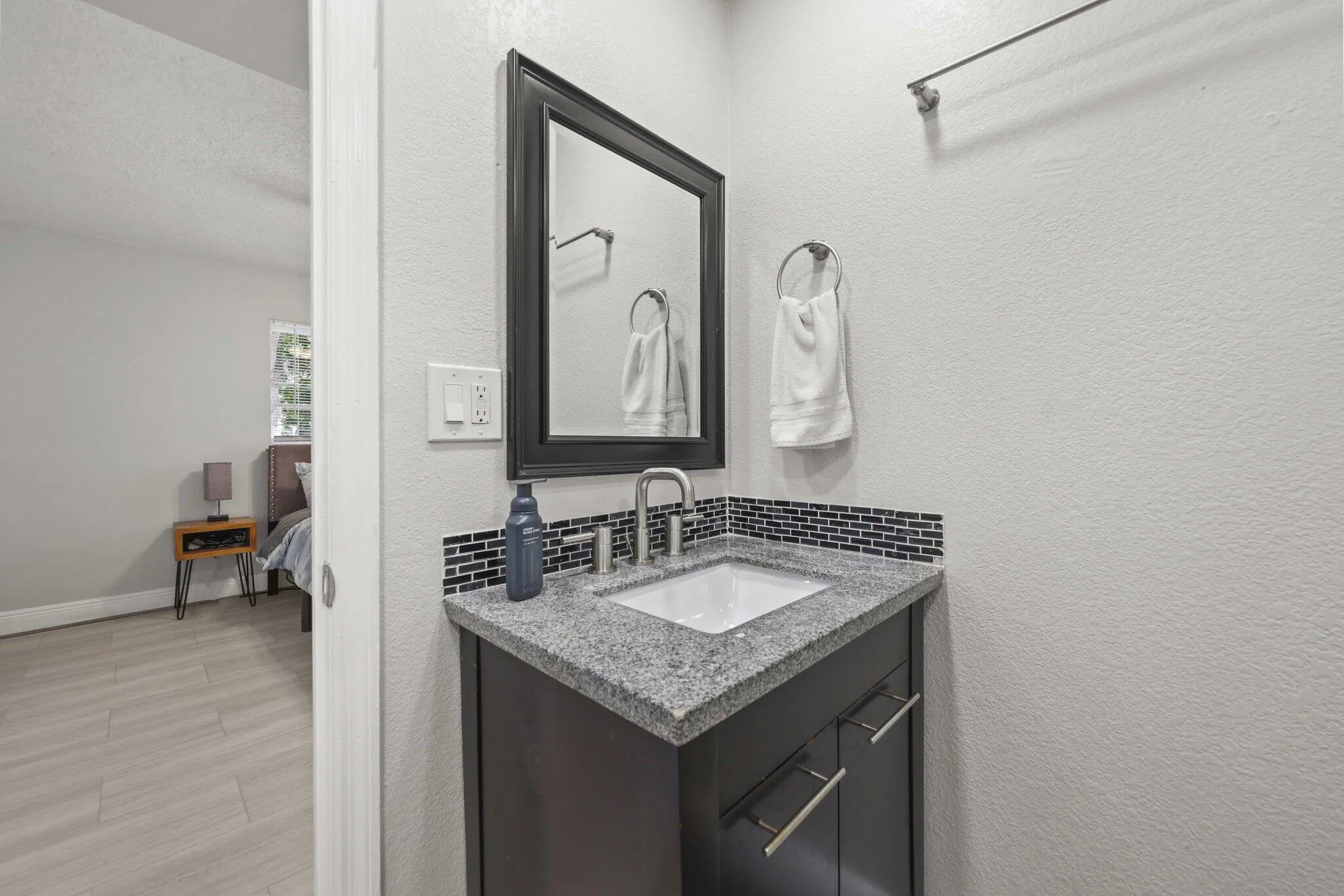 1710 SW 4th Ave - 34.jpg-SMALL