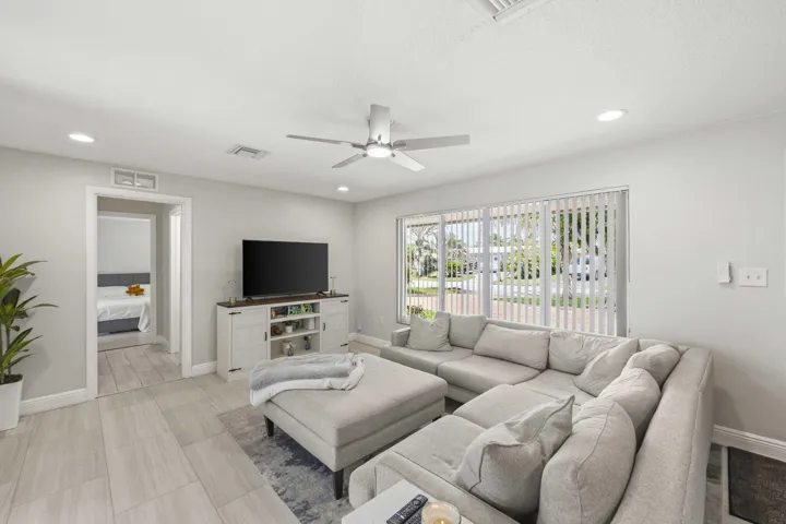1710 SW 4th Ave - 10.jpg-SMALL