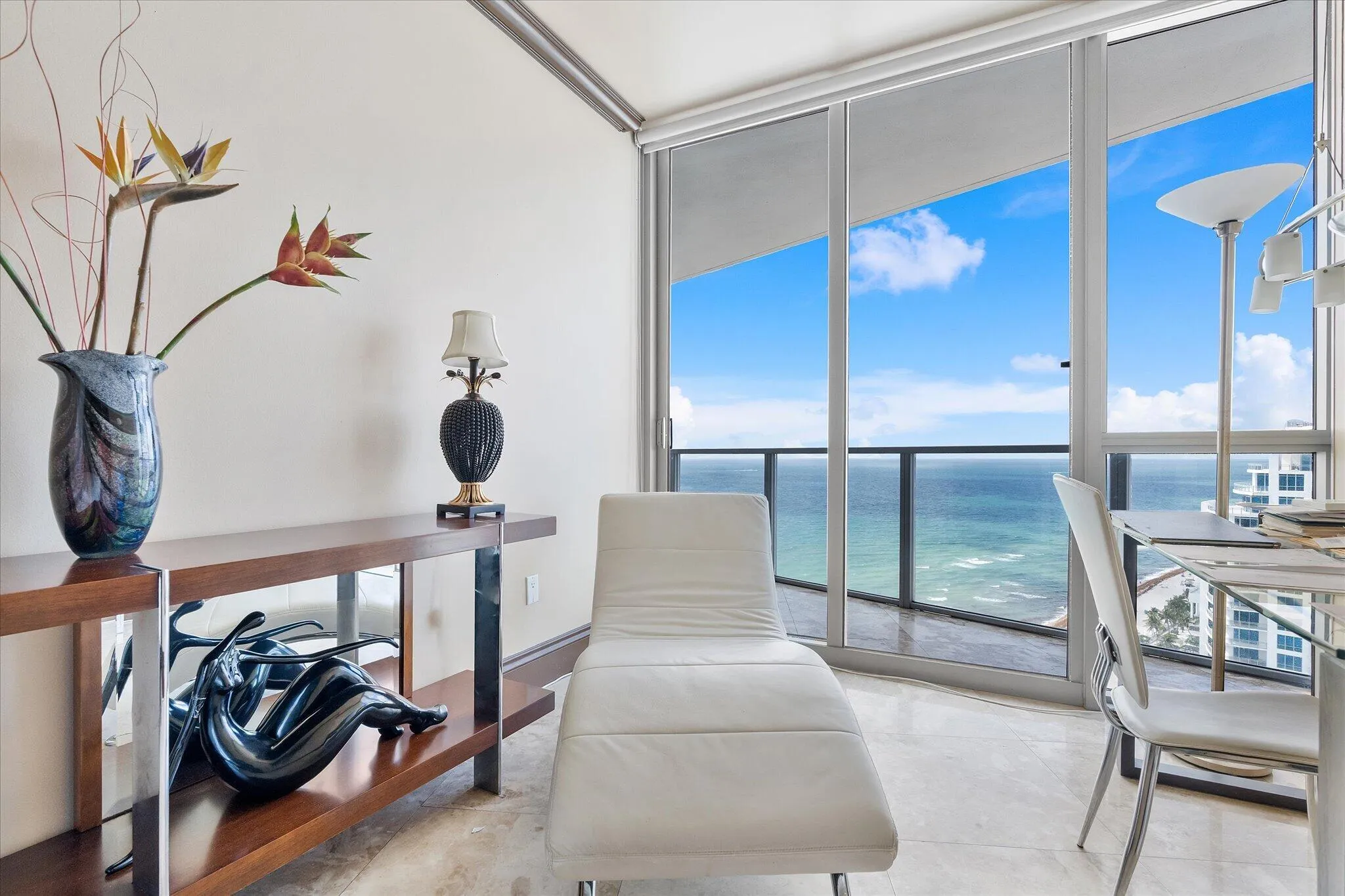 39-3101 S Ocean Dr apt 2707 missing room