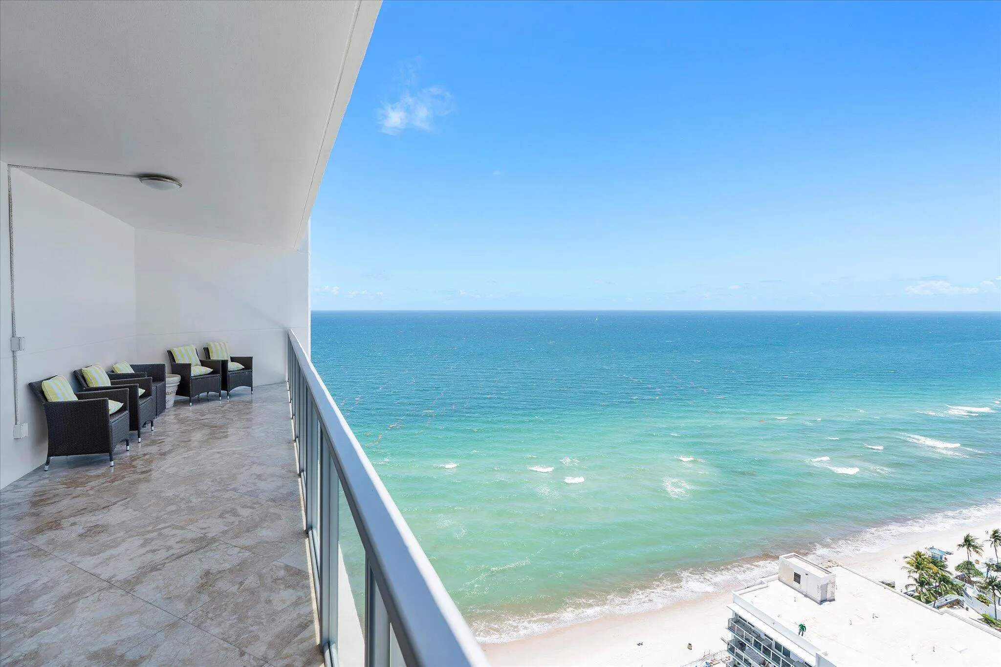 42-3101 S Ocean Dr apt 2707_036
