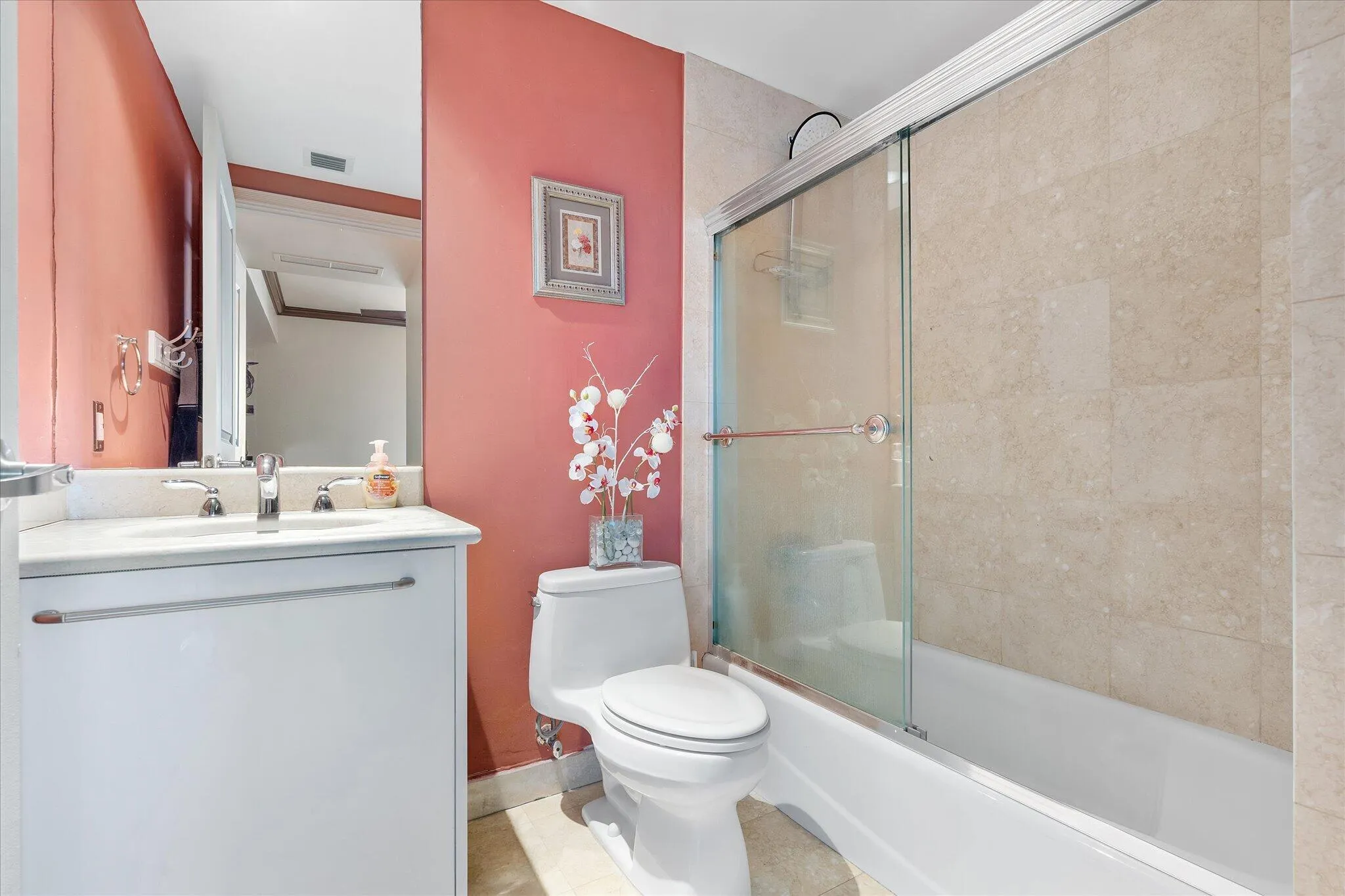 37-3101 S Ocean Dr apt 2707 missing room